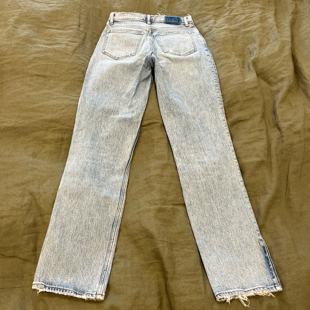 Abercrombie & Fitch 90’s STRAIGHT ULTRA HIGH RISE - Picture 2 of 5